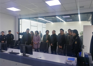 奉賢區柘林鎮領(lǐng)導一行到宗?？萍柬椖楷F場(chǎng)考察調研