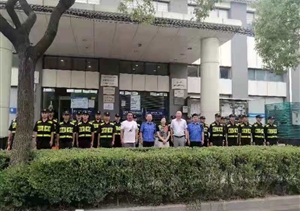 三林鎮楊思社區領(lǐng)導看望慰問(wèn)宗保隊員